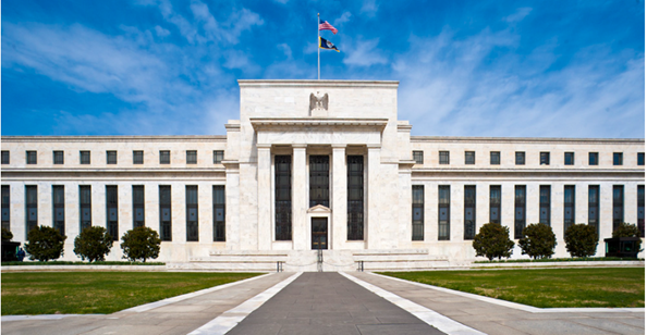 FOMC: stopy bez zmian (3,5-3,75%), ale bez jednomyślności w Komitecie