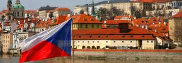 Czechy: znów ujemna roczna dynamika produkcji przemysłowej, rekord nadwyżki w handlu zagranicznym; wykres kursu EUR/CZK przegrał bitwę z poziomem oporu