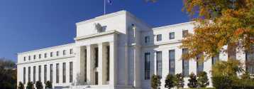 FOMC: Stopy bez zmian, prognozy w dół