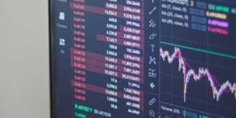 DAX: warto przygotować się na korektę?