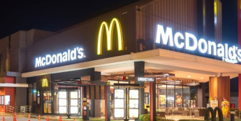 McDonald's z zyskiem na akcje w wysokości 2,83 USD i przychodami w wysokości 6,52 mld USD (Q1 2026)