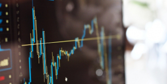 Poranny przegląd techniczny: ropa brent, NASDAQ 100