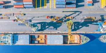 Nadwyżka handlowa UE pod presją ceł USA i wzrostu importu z Chin