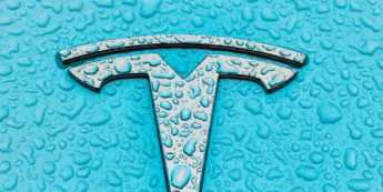 Tesla z rekordowymi przychodami, ale niższym zyskiem na akcję