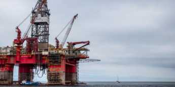 Doniesienia z OPEC+ wzmacniają cenę ropy
