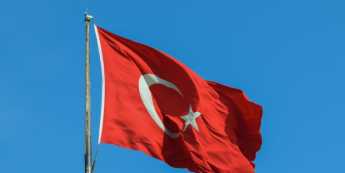 Bank Turcji tnie stopy zgodnie z oczekiwaniami