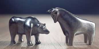 Nikkei i Nasdaq liderami majowej hossy