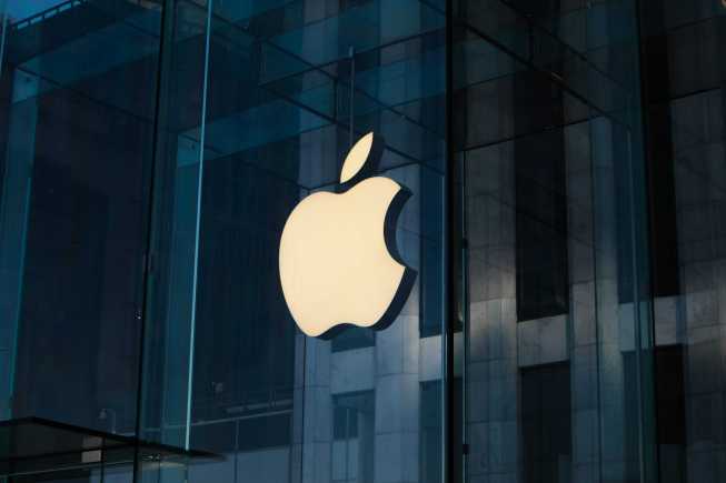 Apple liczy na sprzedaż iphone’a